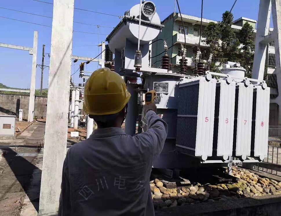國網南充市高坪供電公司：迎戰高溫 保電有我