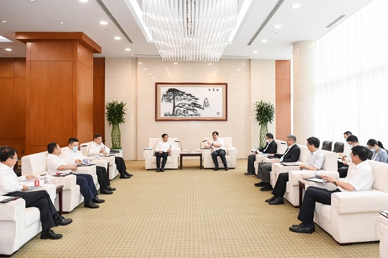 鄧建玲會(huì)見中國(guó)中車集團(tuán)總經(jīng)理樓齊良