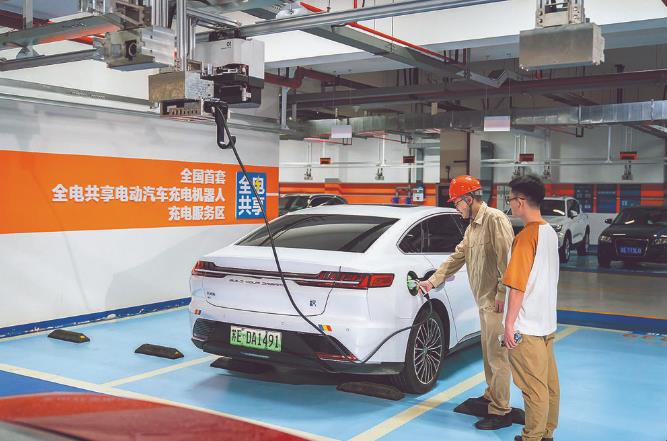 新能源汽車充電機器人系統在江蘇蘇州投用
