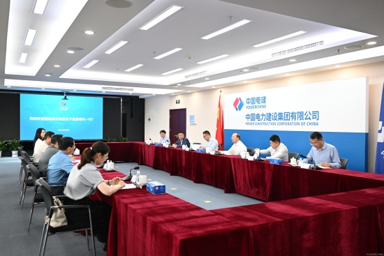中國(guó)電建黨委常委、副總經(jīng)理徐鵬程與漳龍集團(tuán)黨委書(shū)記、董事長(zhǎng)吳子毅會(huì)談