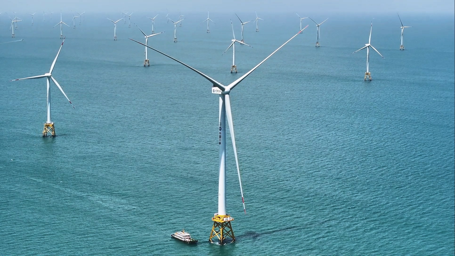 全球首臺16兆瓦超大容量海上風電機組并網發電