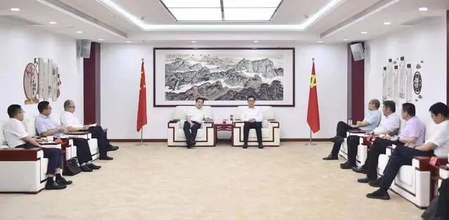 漯河市委書記秦保強(qiáng)、市長黃鈁會見中國電建華中區(qū)總部黨委書記、總經(jīng)理蹇尚友一行