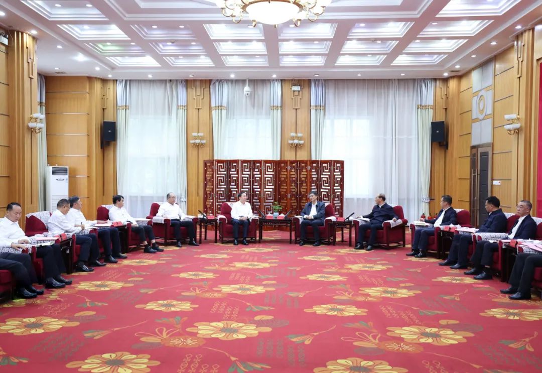國家電網公司董事長、黨組書辛保安會見青海省委書記陳剛、省長吳曉軍、省政協主席公保扎西