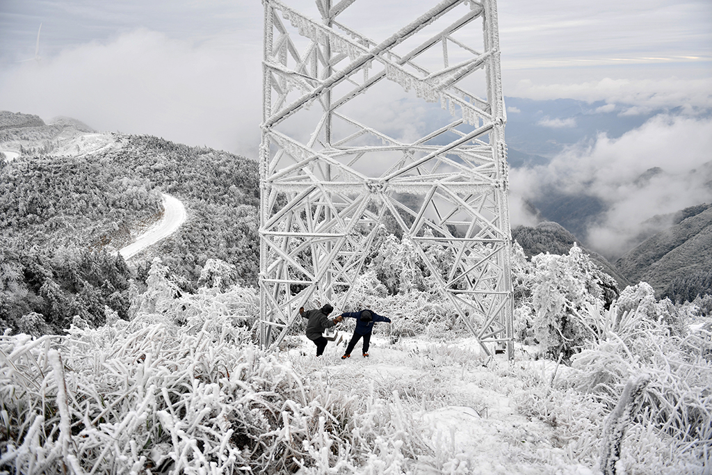 海拔1420米，電力“哨兵”風雪中守護萬家燈火