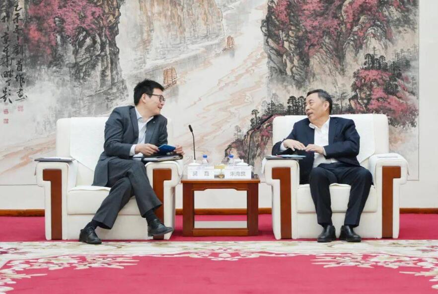 中國能建黨委書記、董事長宋海良與上海電氣集團黨委書記、董事長吳磊會談