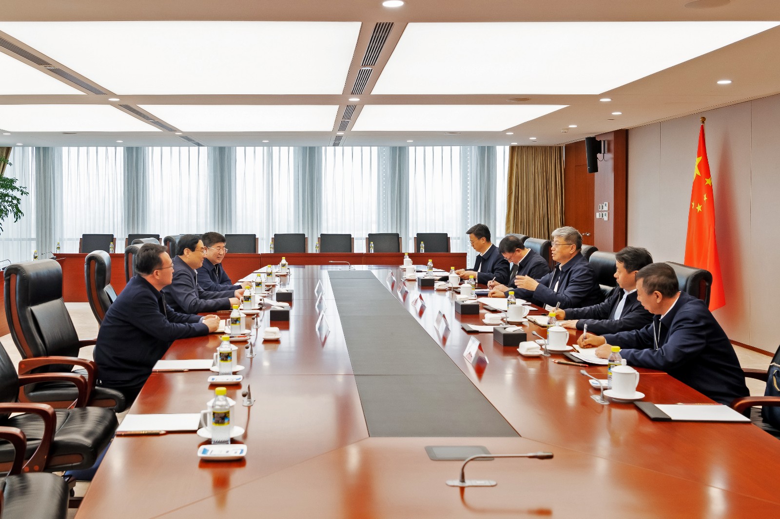 國家能源集團黨組書記、董事長劉國躍會見陜西省政協(xié)副主席、榆林市委書記張曉光