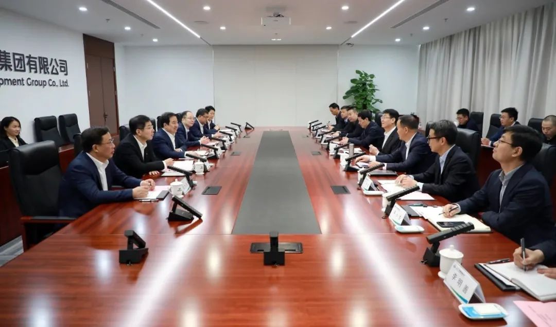 中國電氣裝備黨委書記、董事長白忠泉會見甘肅電氣集團董事長劉萬祥、天水市副市長胡志勇