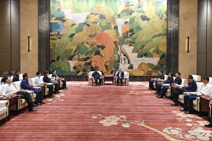 武漢市委書(shū)記郭元強(qiáng)、市長(zhǎng)程用文會(huì)見(jiàn)三峽集團(tuán)董事長(zhǎng)劉偉平一行