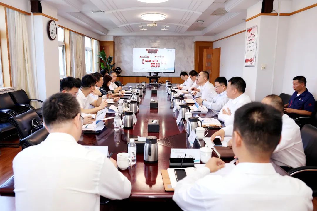 中國電氣裝備黨委書記、董事長李洪鳳到寶雞駐地企業(yè)調(diào)研