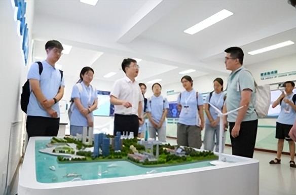 科技領航，由校到企——“重走初心之路”實踐團