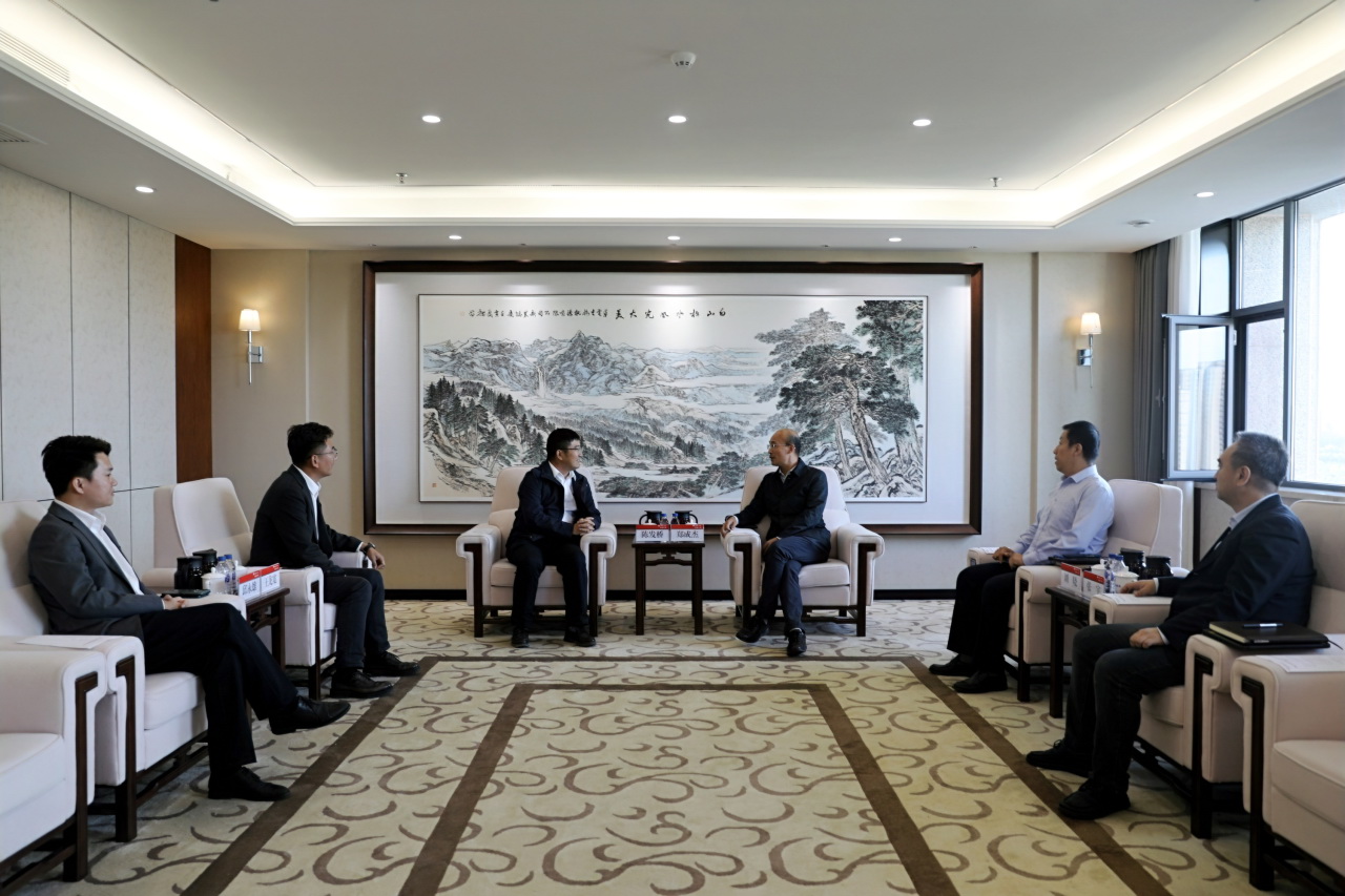 華電吉林公司總經理鄭成杰會見明陽智能副總裁