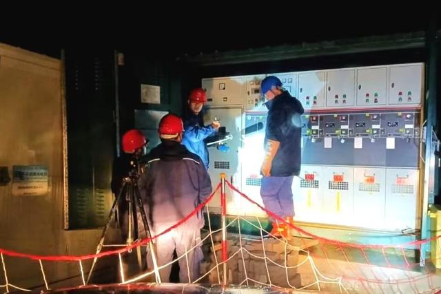 貴州修文供電局：新裝智能設備 備戰迎峰度冬