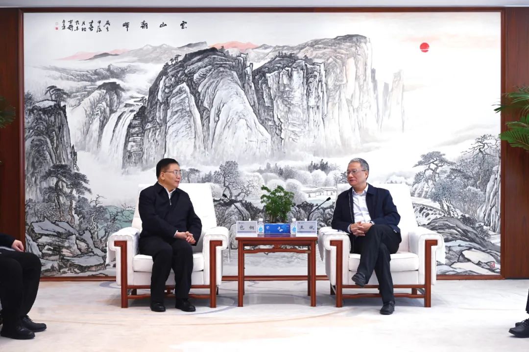 中國電建黨委副書記、總經理王斌與內蒙古自治區黨委常委、呼和浩特市委書記包鋼會談