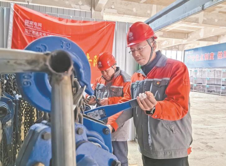 李俊鵬：走南闖北建電網，施工細節見真章