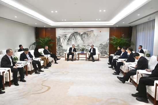 中國電建黨委副書記、總經理王斌與中國機電商會黨委書記、會長張鈺晶舉行會談