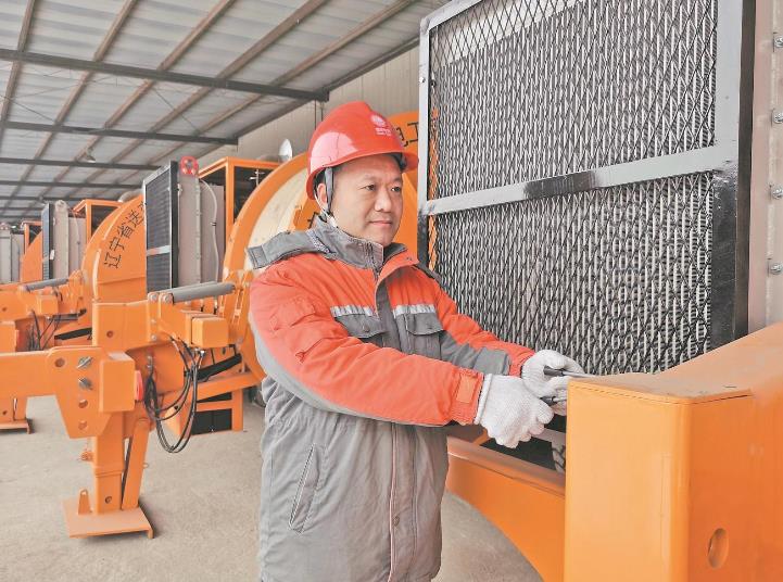 【國網特等勞?！筷愓穑簞撔鹿圆铰牟煌?破解電網施工難題