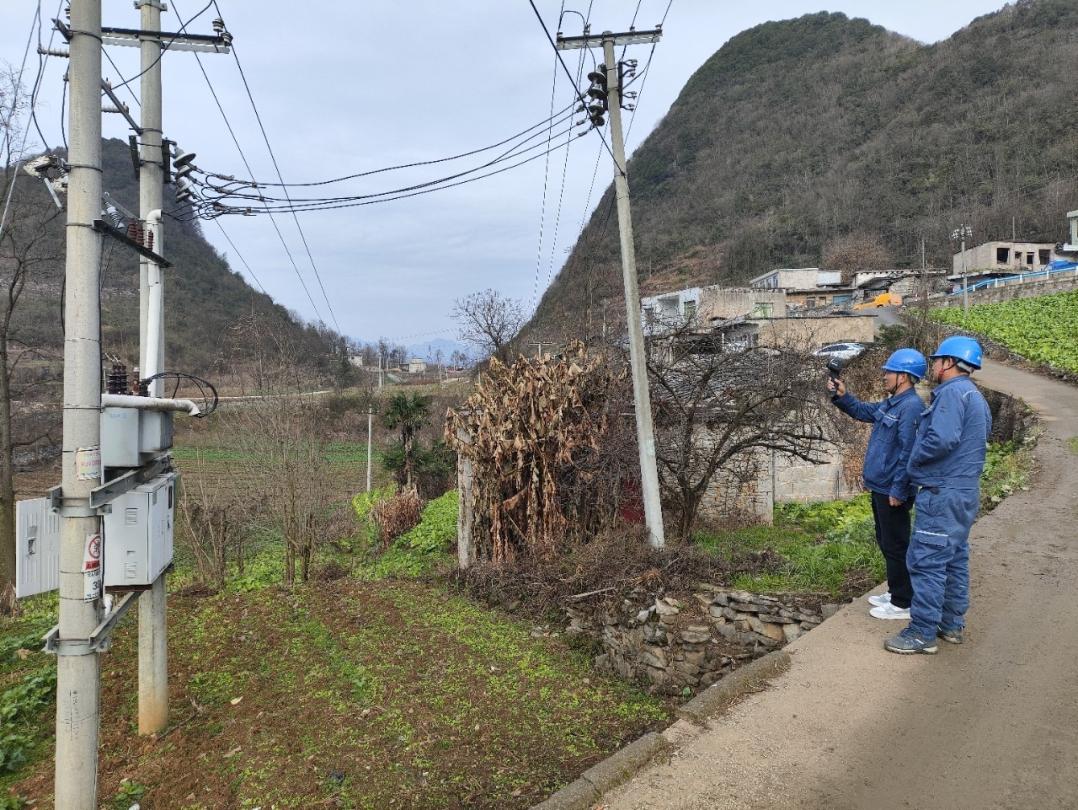貴州清鎮供電局春節保供電 “滿格電力”進萬家