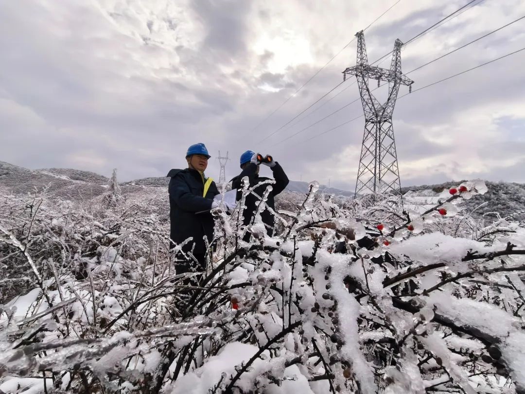 南方電網(wǎng)科技抗冰 讓冰雪“看得見、除得掉、防得住”