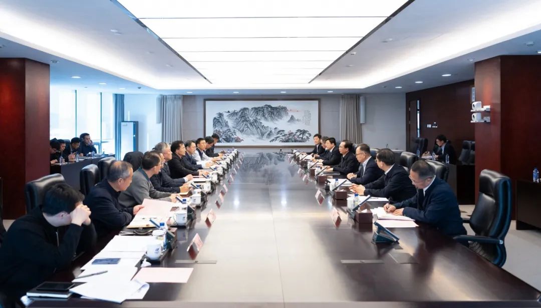 華電集團(tuán)董事長、黨組書記江毅與北京市政府黨組成員、副市長文獻(xiàn)舉行會談