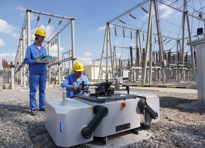 青海西寧供電公司首次應用“無人機+全自動機巢”全自主作業模式進行巡檢